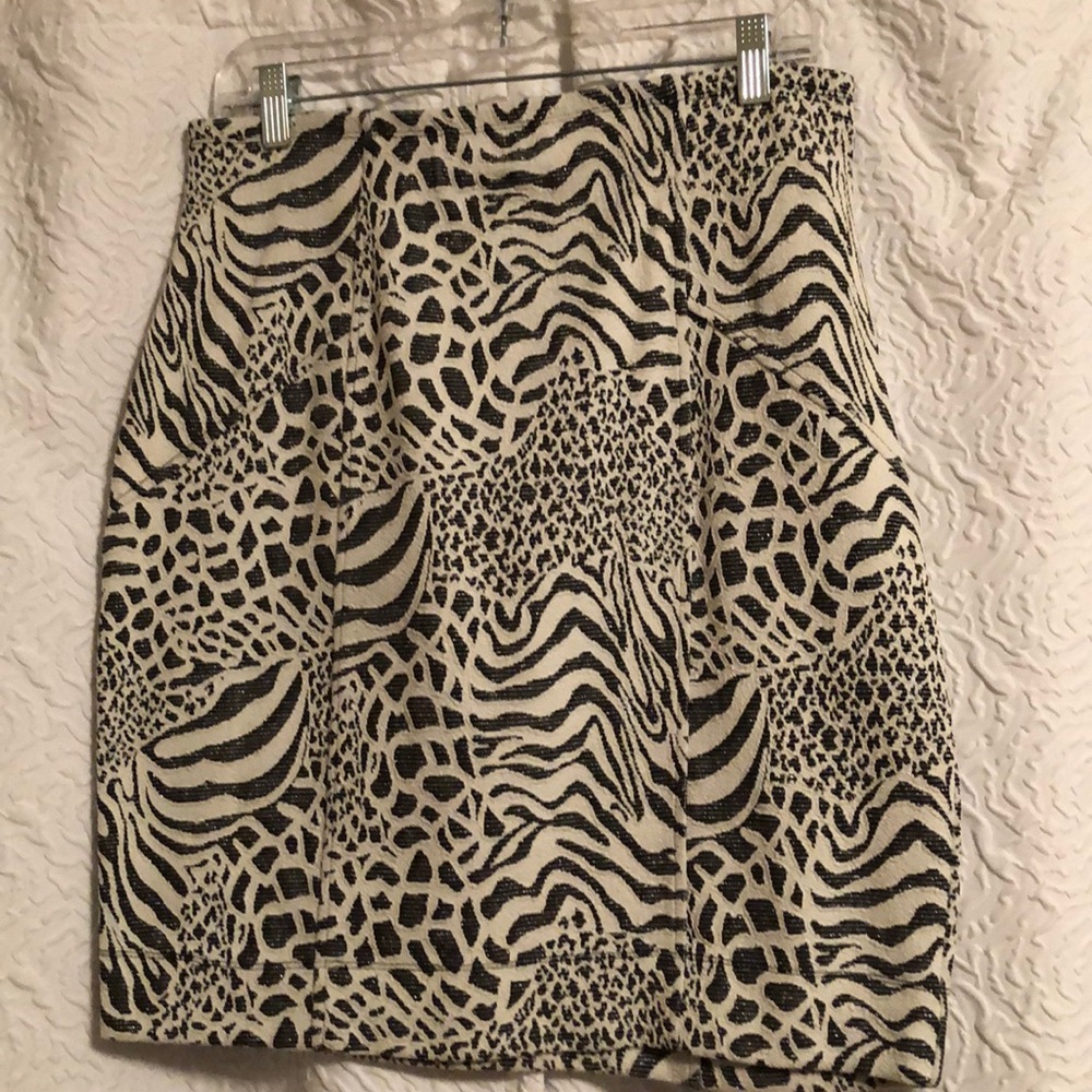 Sexy animal print black and white skirt